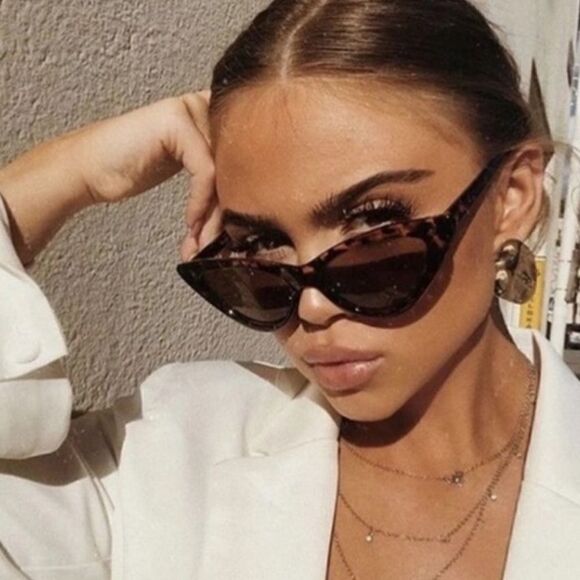 Cat Eye Tortoise Sunnies - Picture 1 of 3